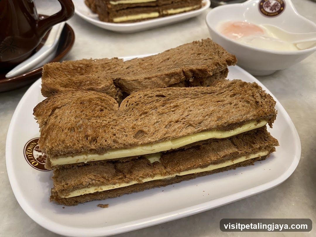 Toasted Sandwich with Cream Cheese