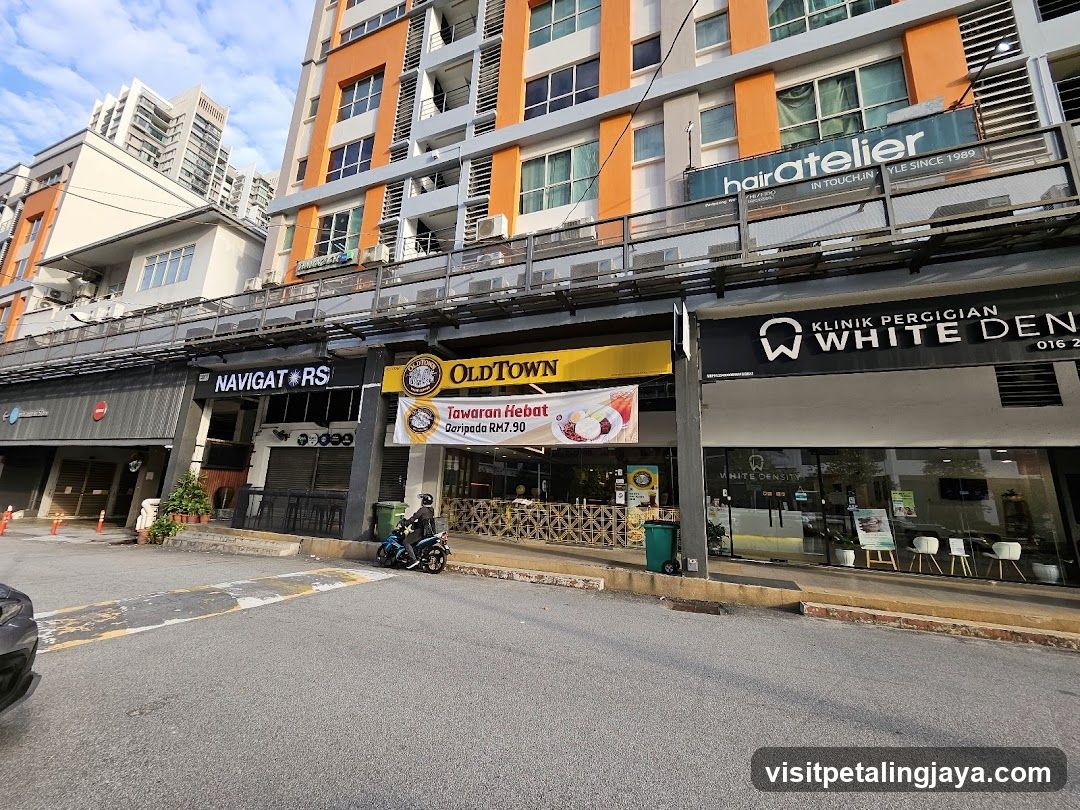 Street View of Commercial Buildings
