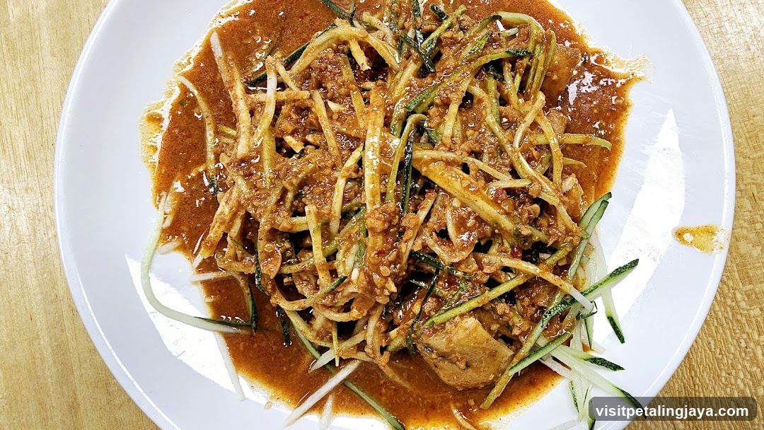 Spicy Cucumber Salad with Minced Meat