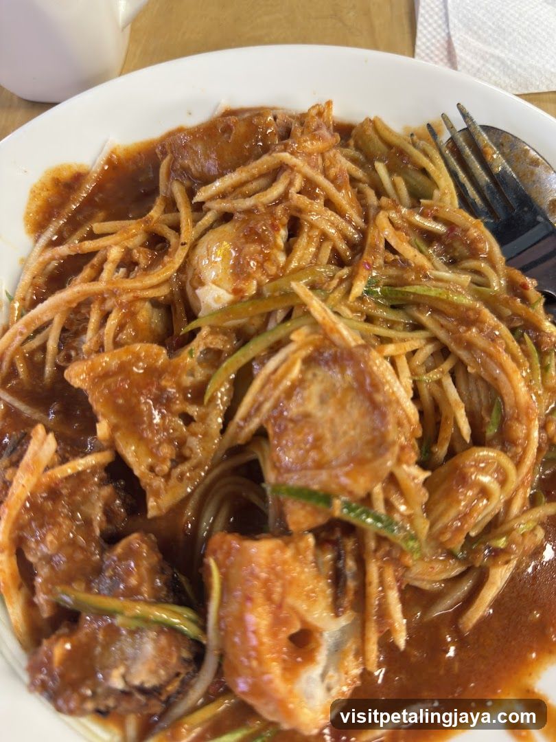 Spicy Noodle Dish with Fish and Vegetables
