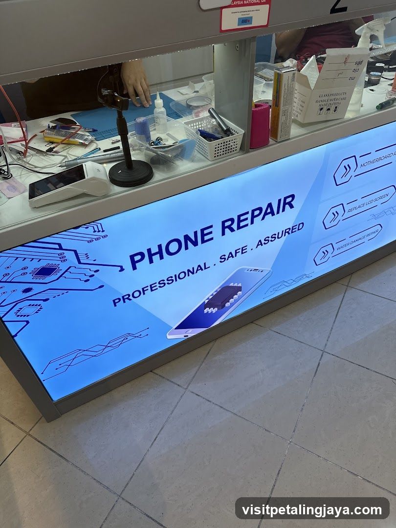 Phone Repair Counter Interior