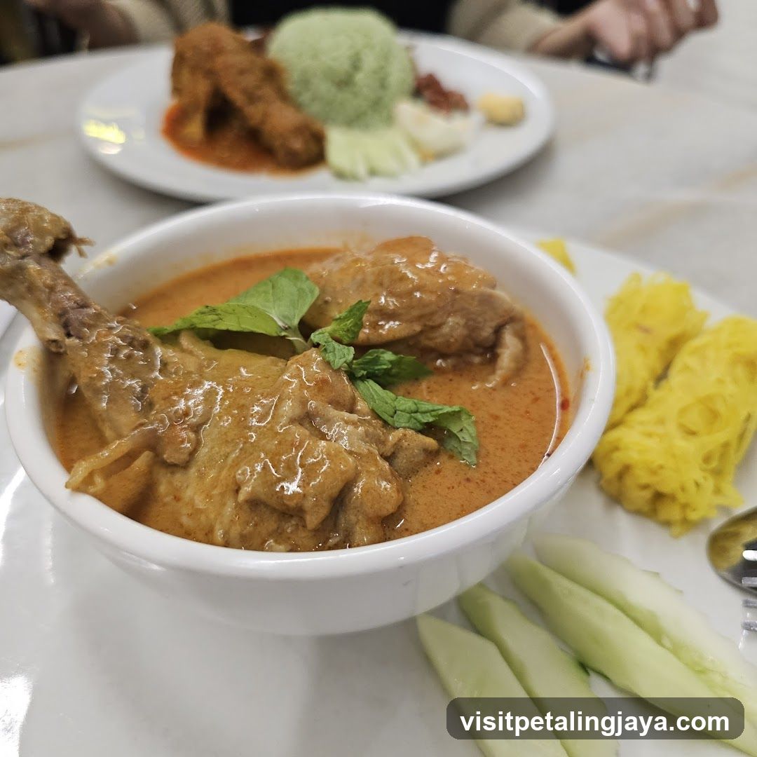 Laksa with Side Dishes