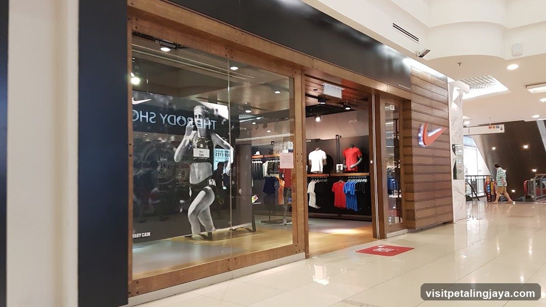 Nike - 1 Utama