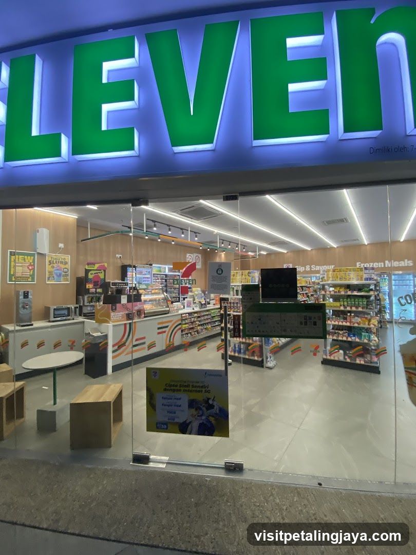 7CAFé by 7-Eleven The Curve Mall (#735)