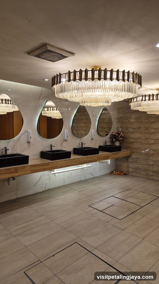 Luxury Bathroom Interior
