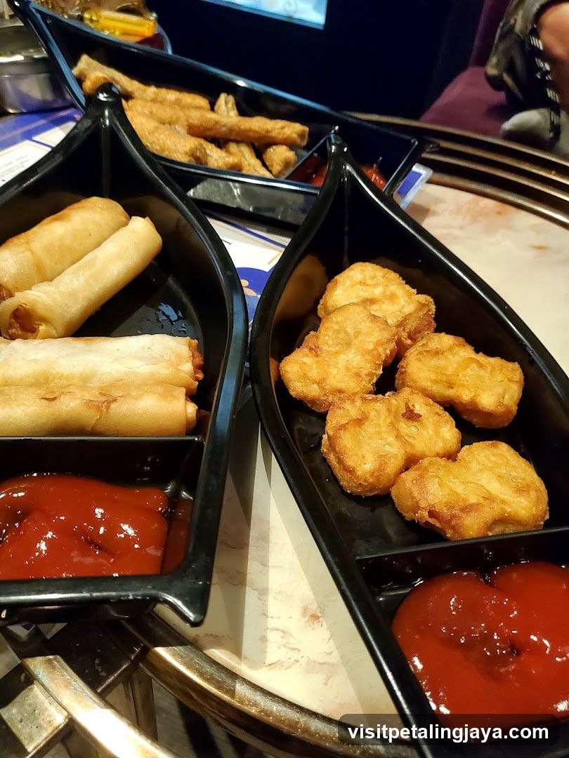 Fried Appetizers with Ketchup