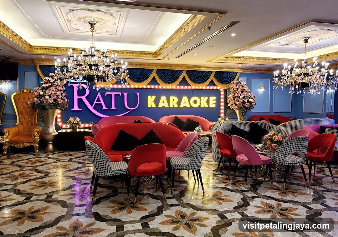 Ratu Karaoke Interior