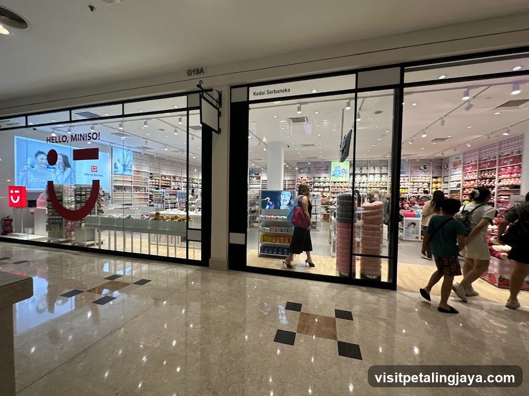Shopping Mall Storefronts