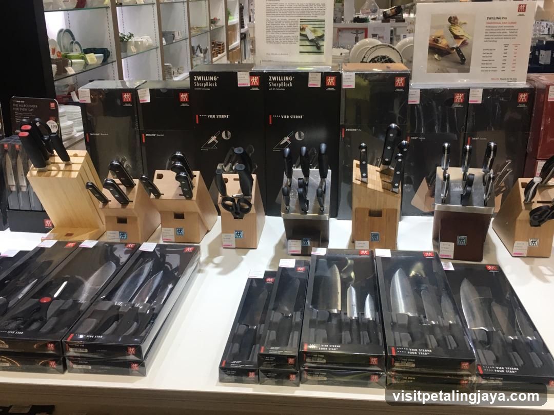 Kitchenware Display