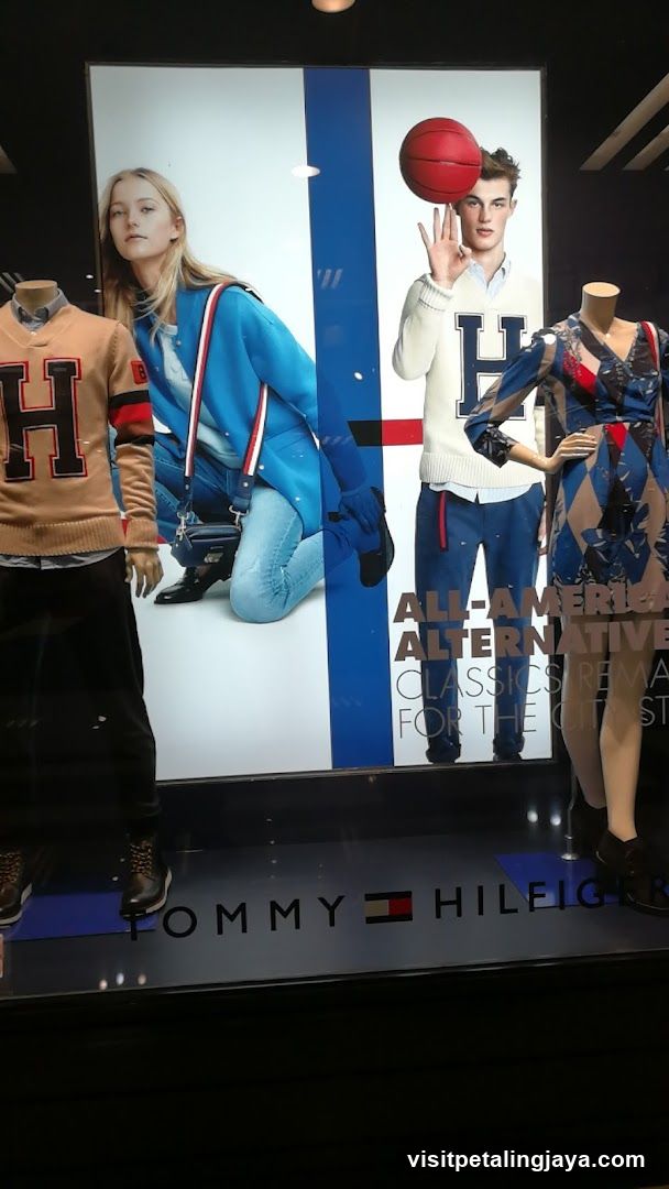 Tommy Hilfiger Store Display