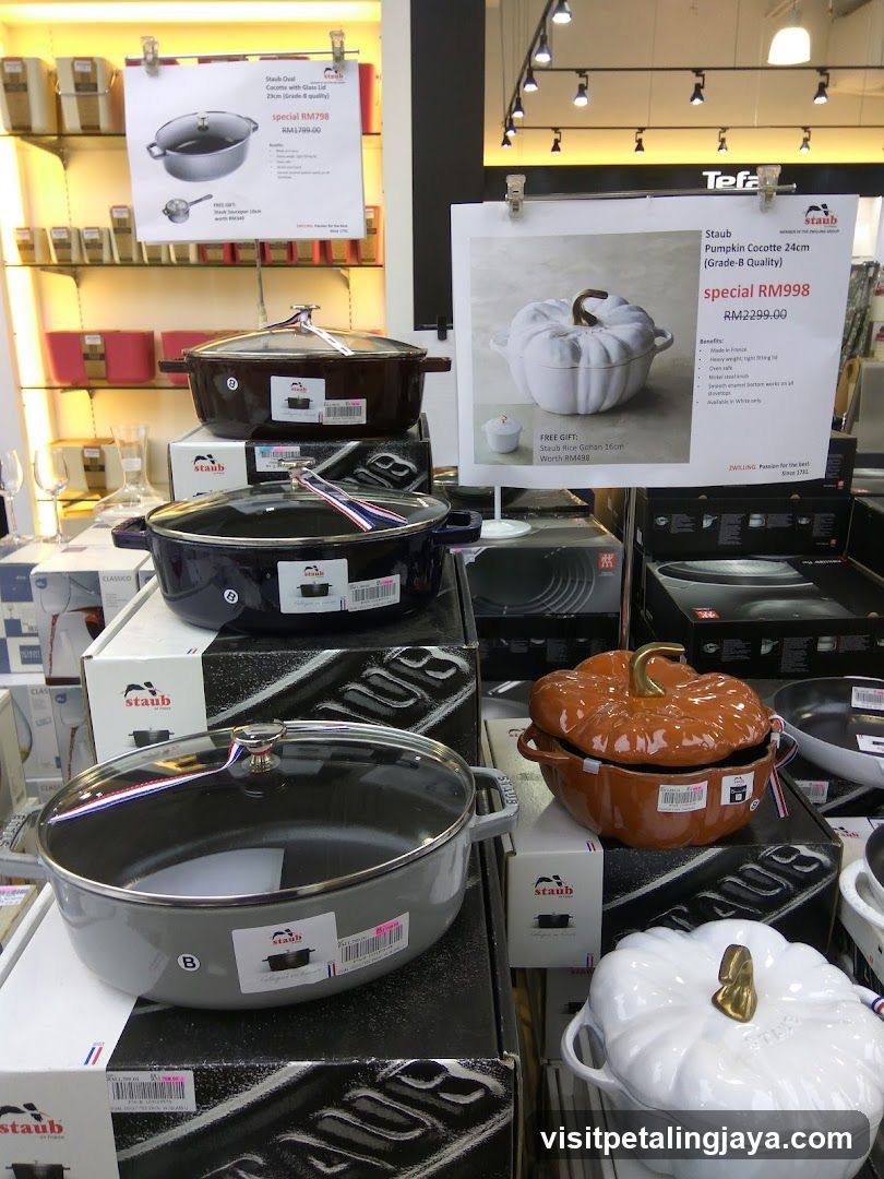 Staub Cookware Display