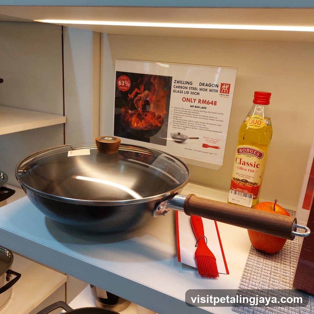 Kitchenware Display Shelf