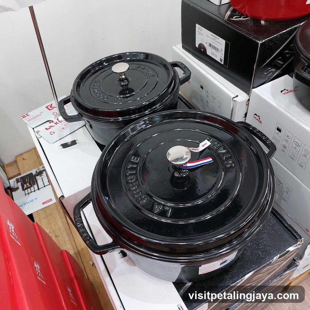 Dutch Oven Display