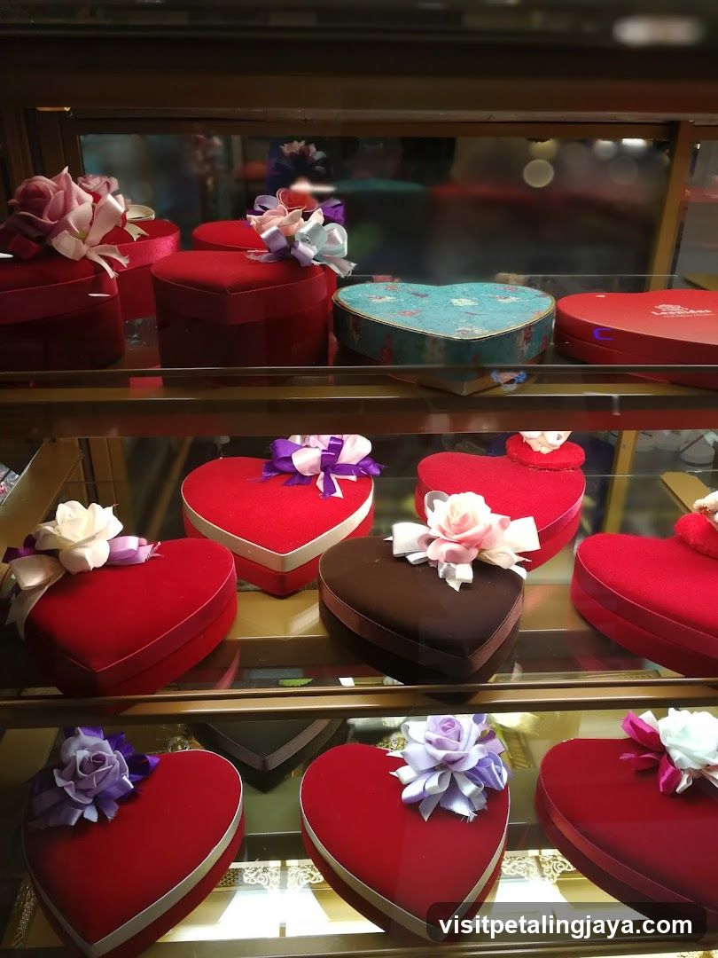 Heart-Shaped Gift Boxes Display