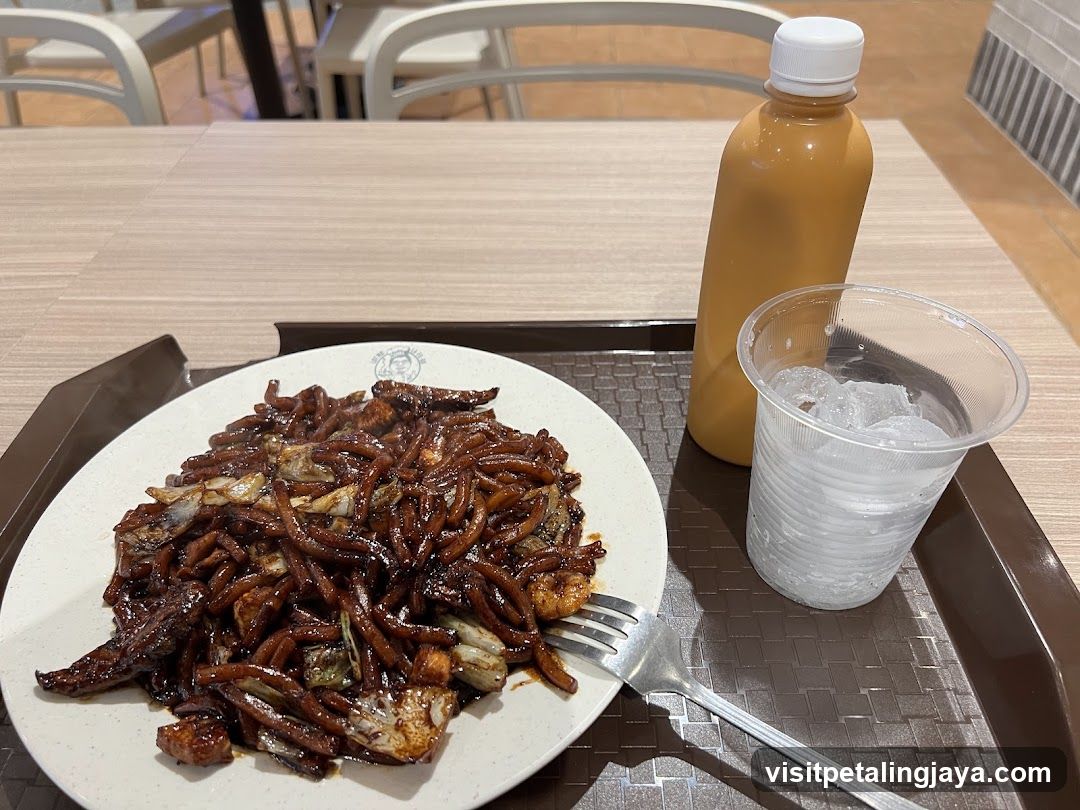 Noodle Dish with Drink