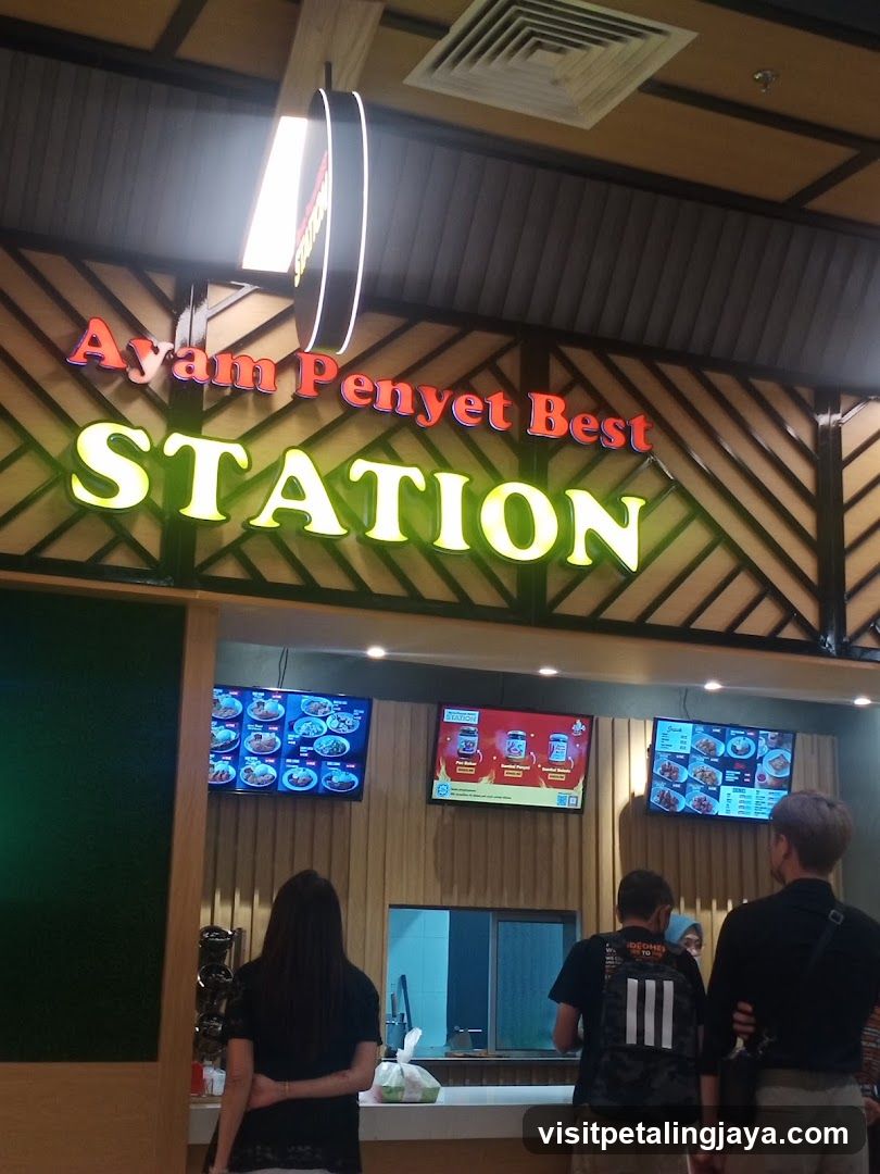 Ayam Penyet Best Station Interior View