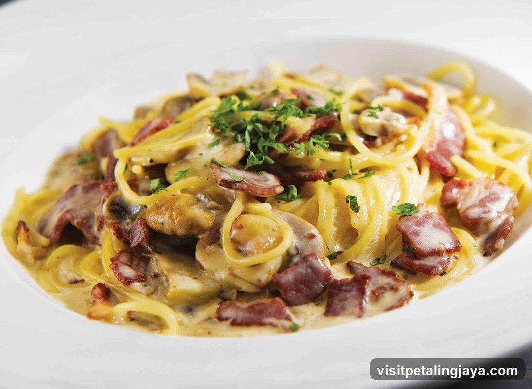 Creamy Pasta with Mushrooms and Bacon