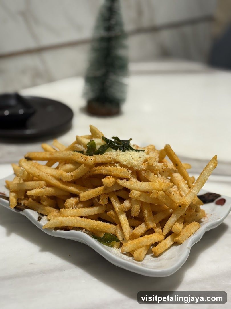 Fries with garnish