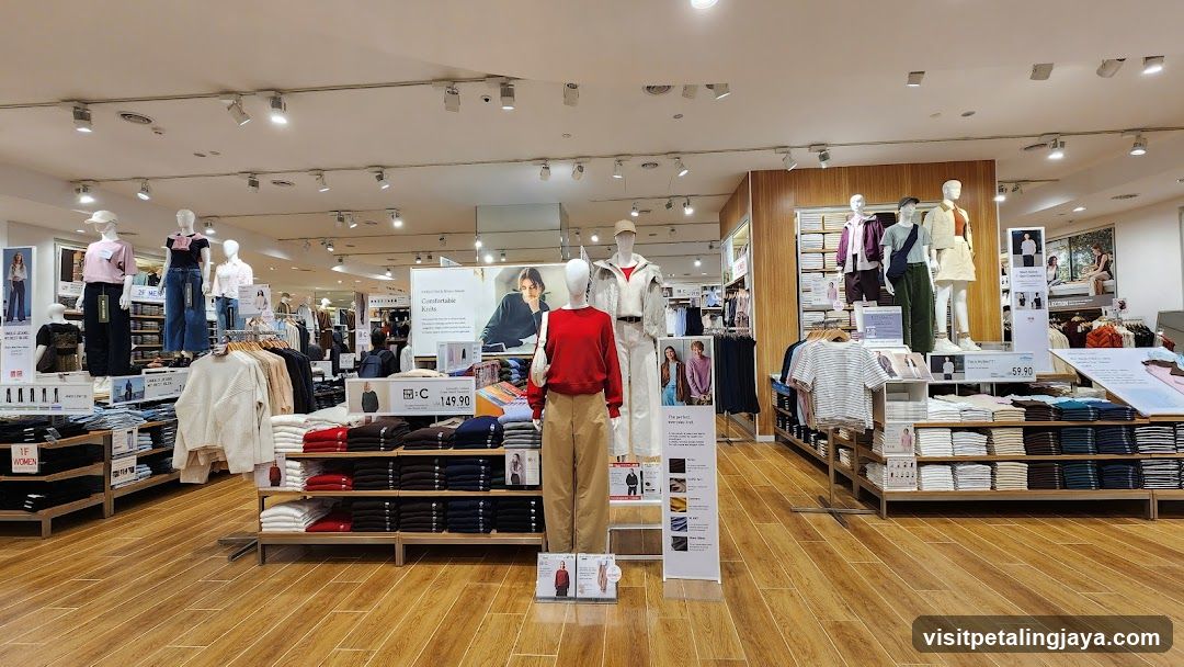 Uniqlo Store Interior
