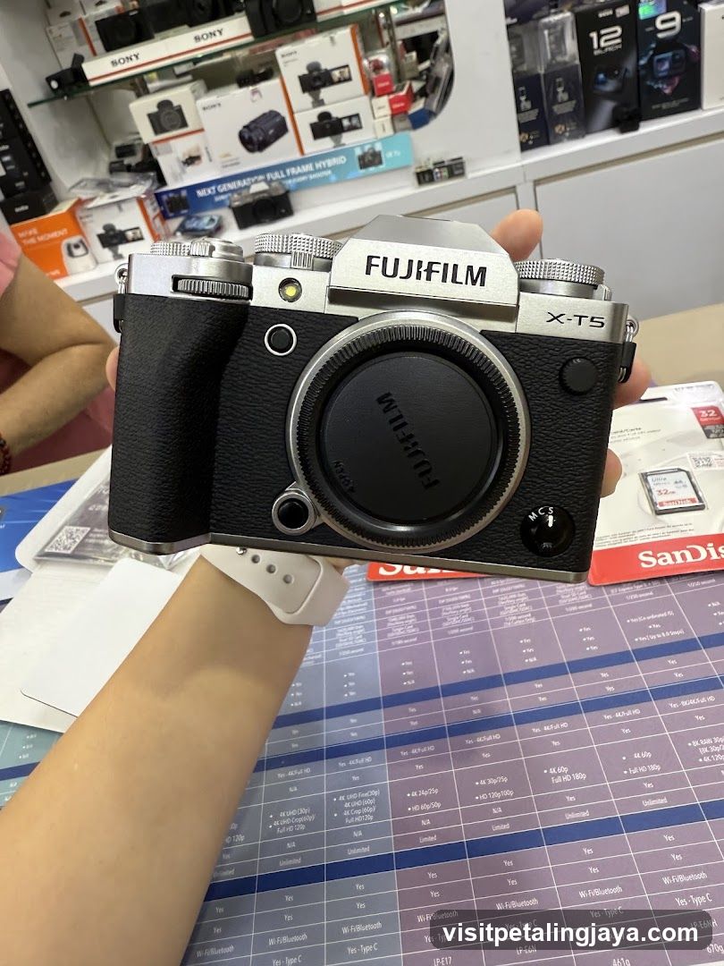 Fujifilm X-T5 Camera Display