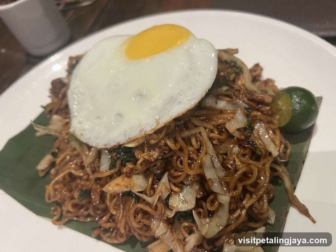 Fried Noodles with Egg