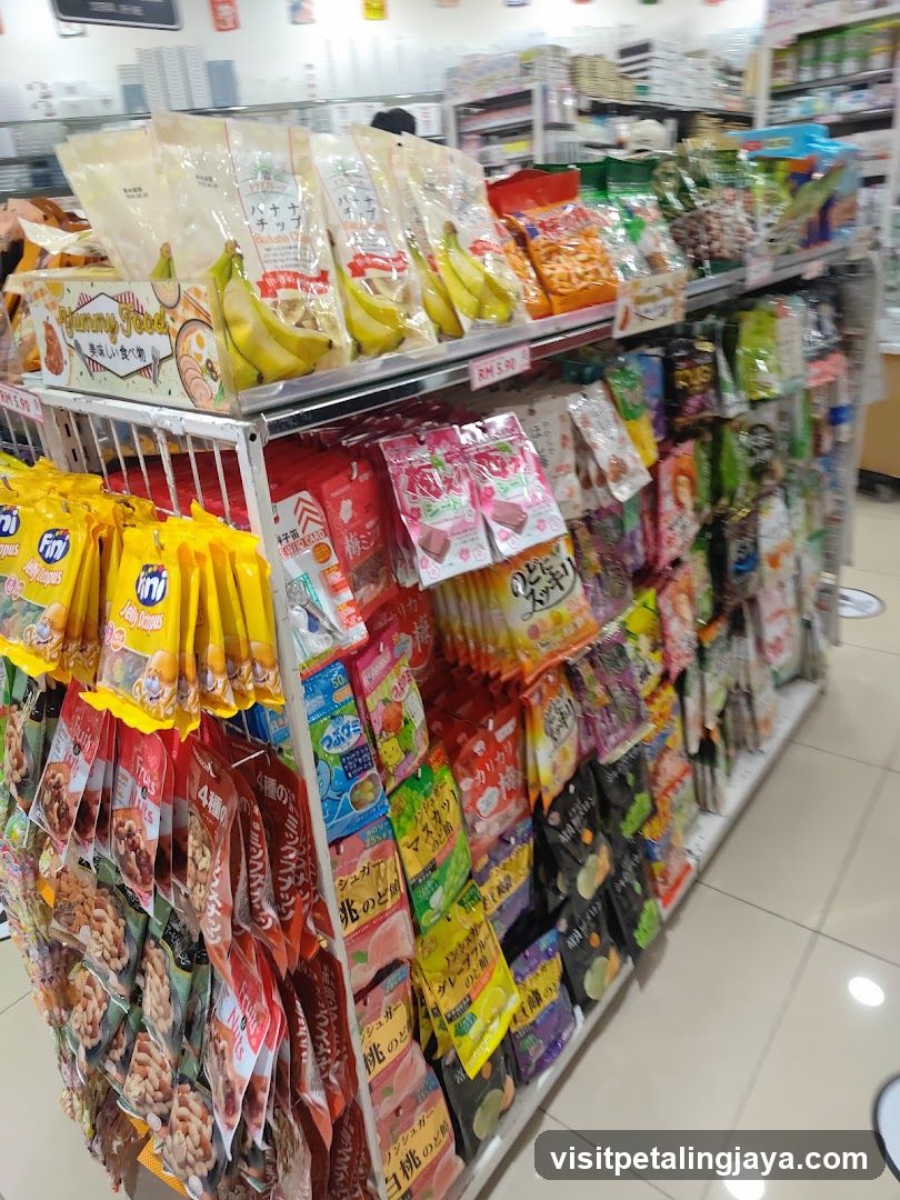 Snack aisle display