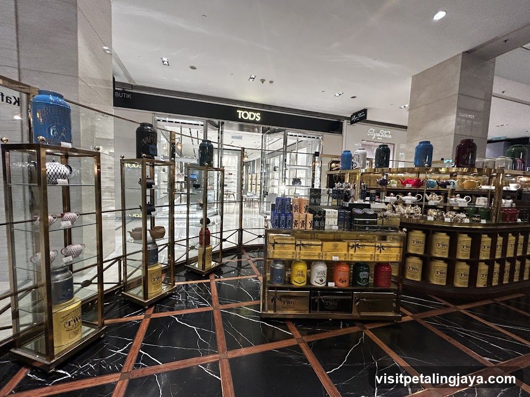 Mall Interior Display