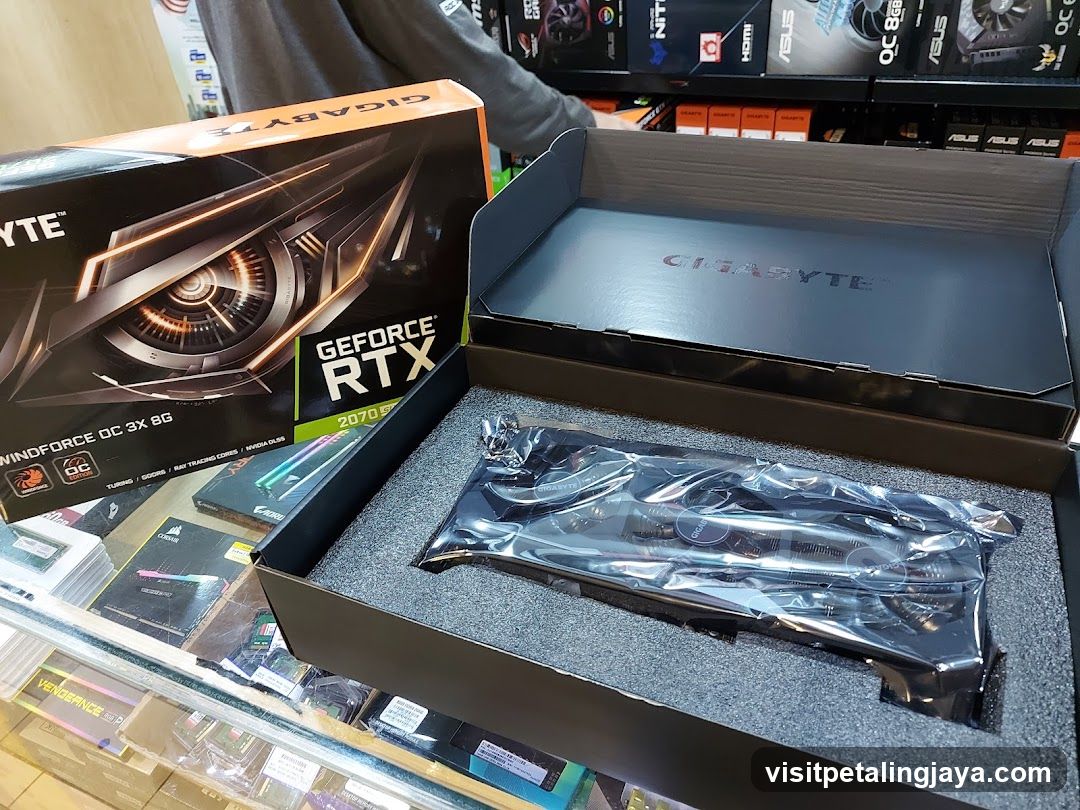 Gigabyte RTX Graphics Card Unboxing