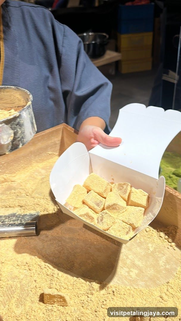 Torori Tenshi No Warabi Mochi