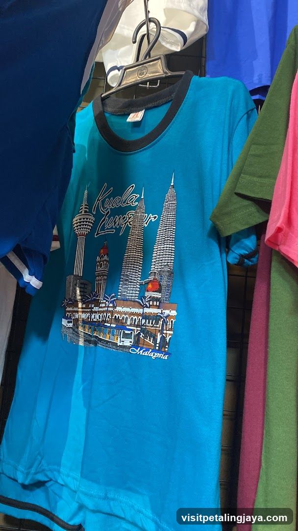 T-shirt with Kuala Lumpur skyline print