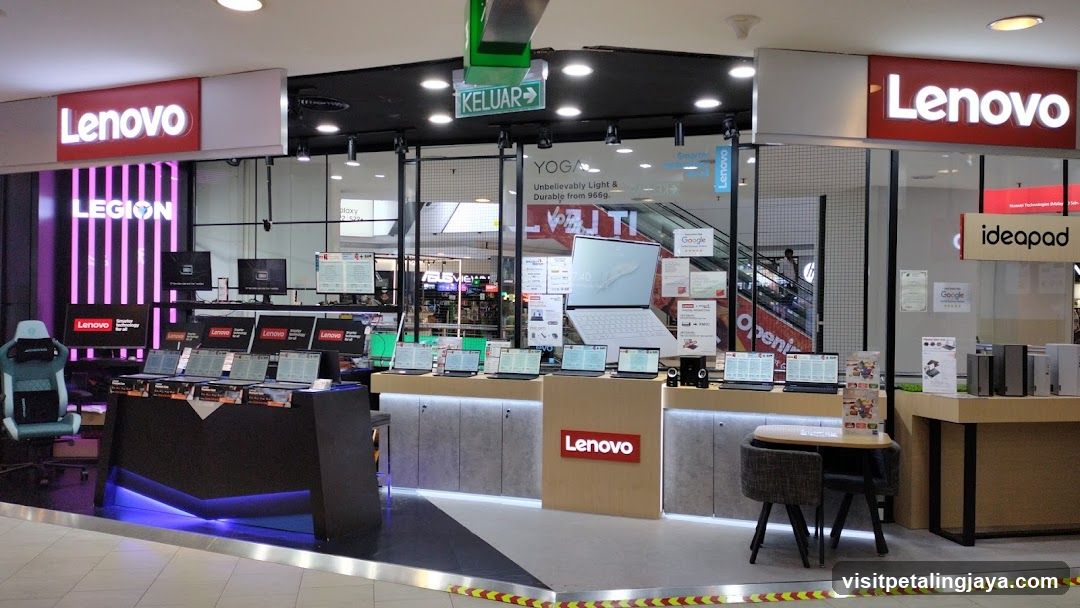 Lenovo Exclusive kiosk Plaza LowYat