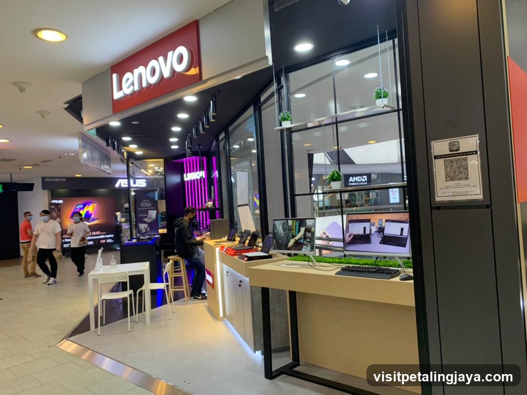 Lenovo Exclusive kiosk Plaza LowYat