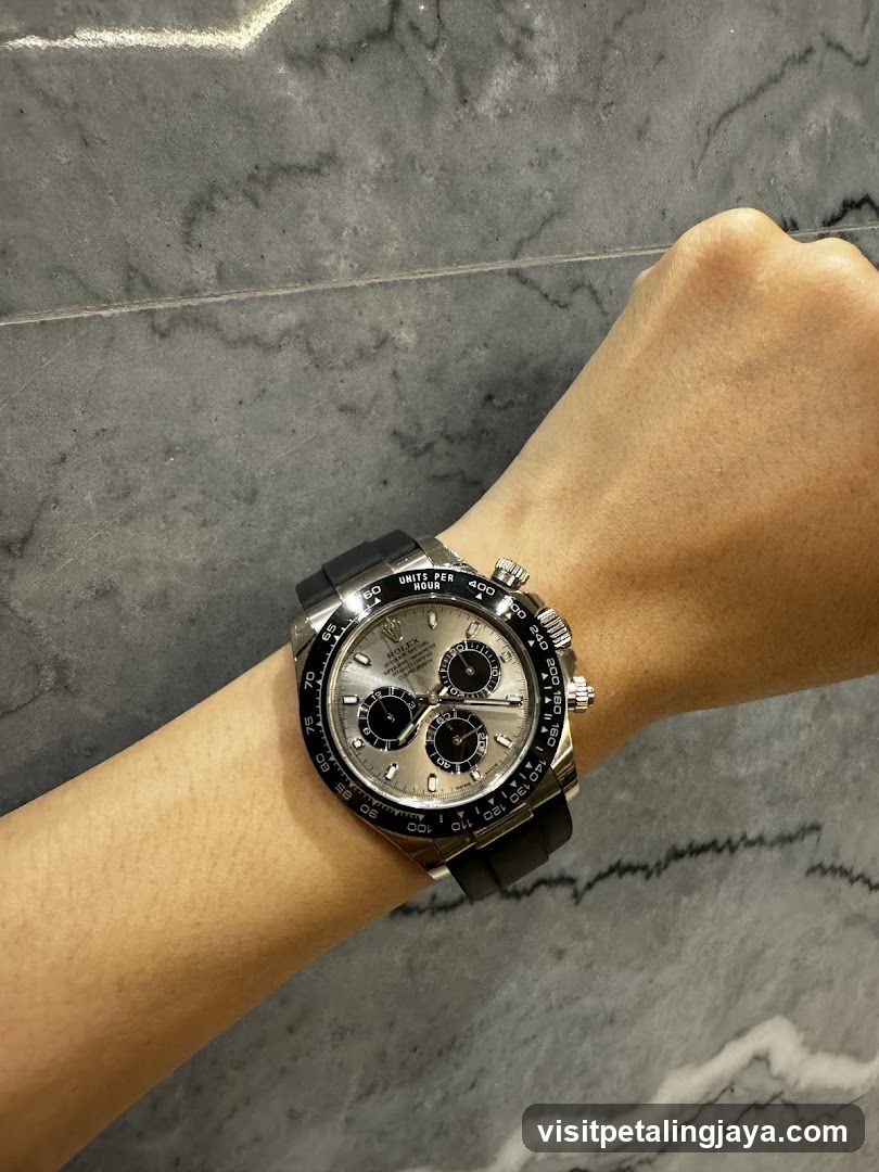 Lux Watch Gallery