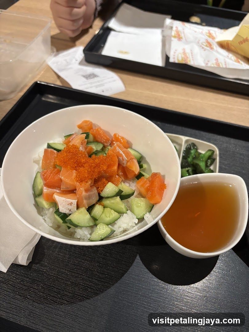 Sushi Bowl with Salmon and Cucumber