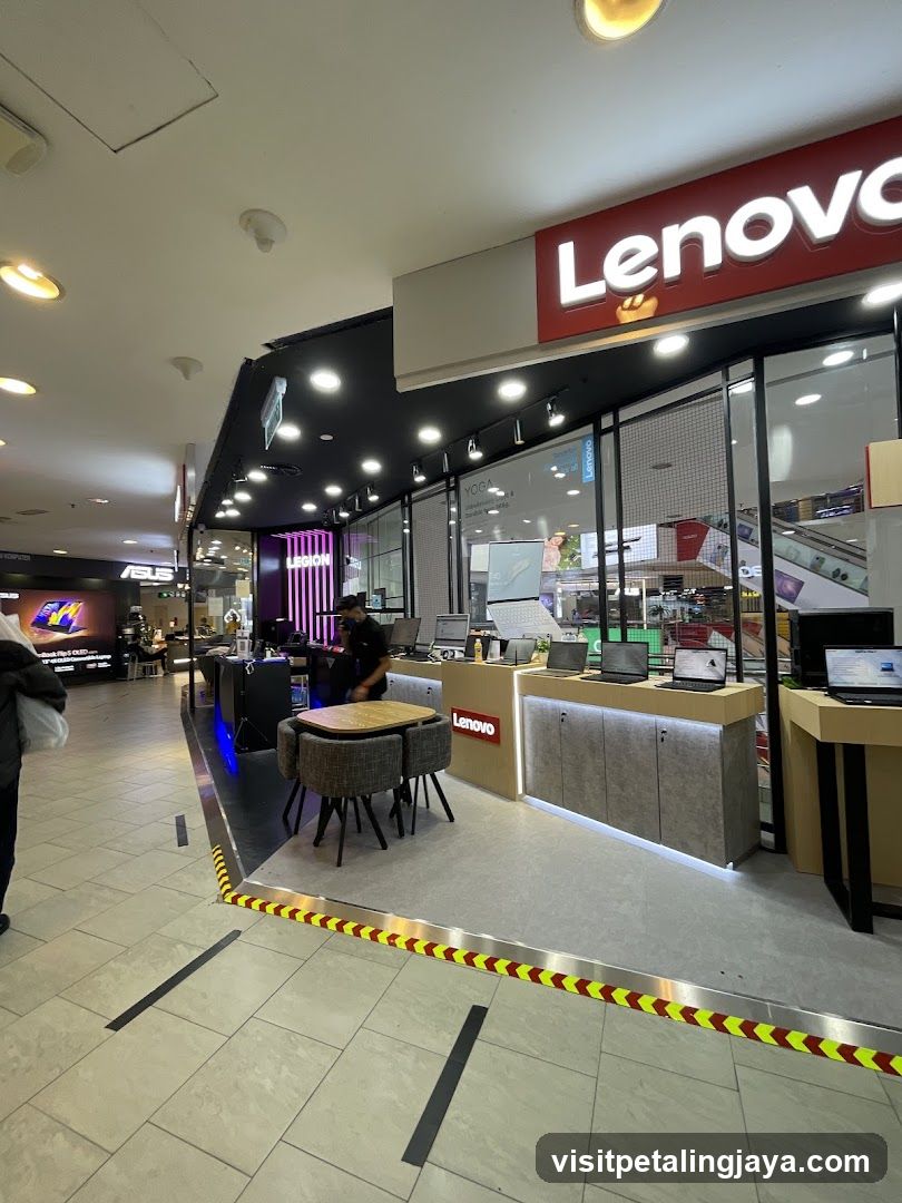 Lenovo Store Interior