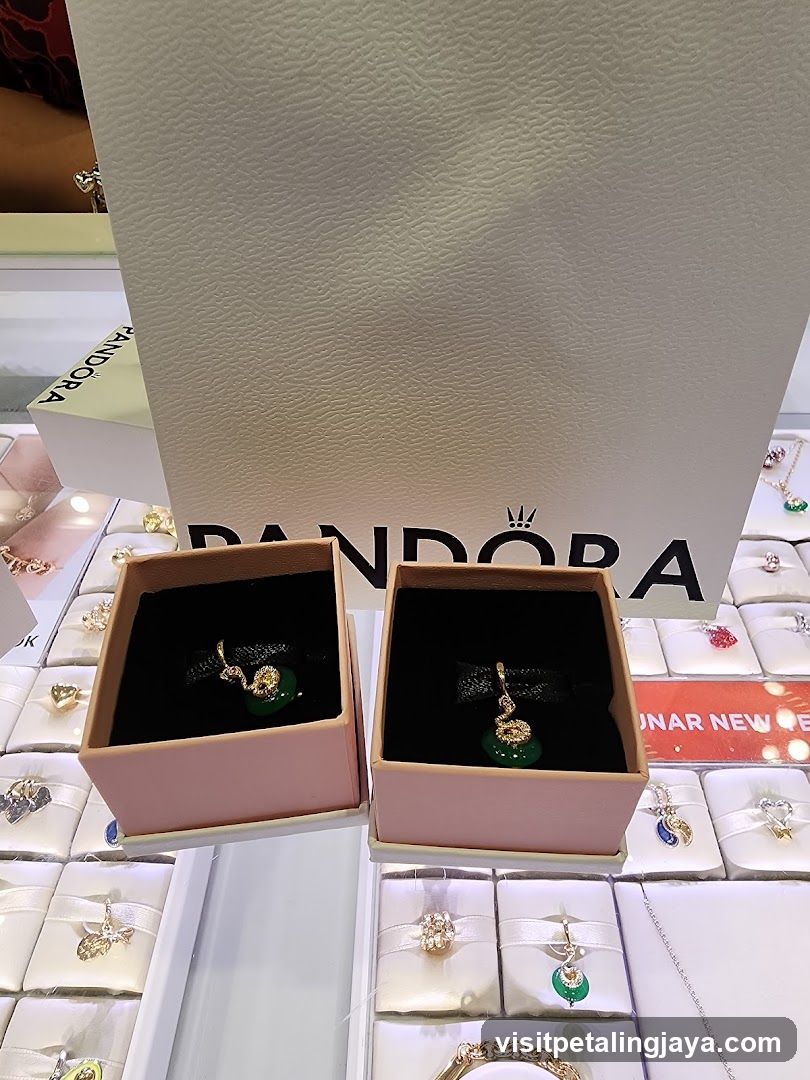 Pandora Jewelry Display