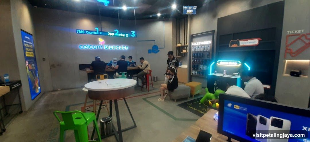 Celcom Bluecube Interior