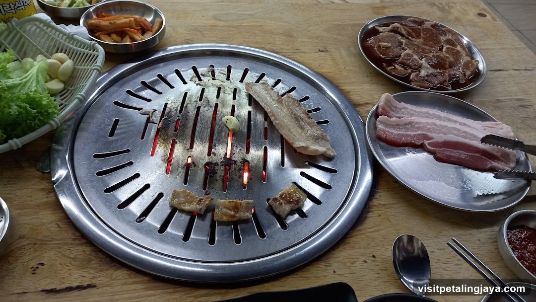 Korean BBQ Table Setting