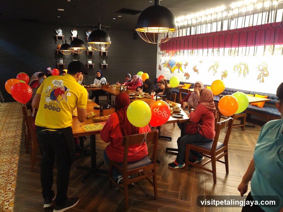 Dodo Chicken Restaurant Interior