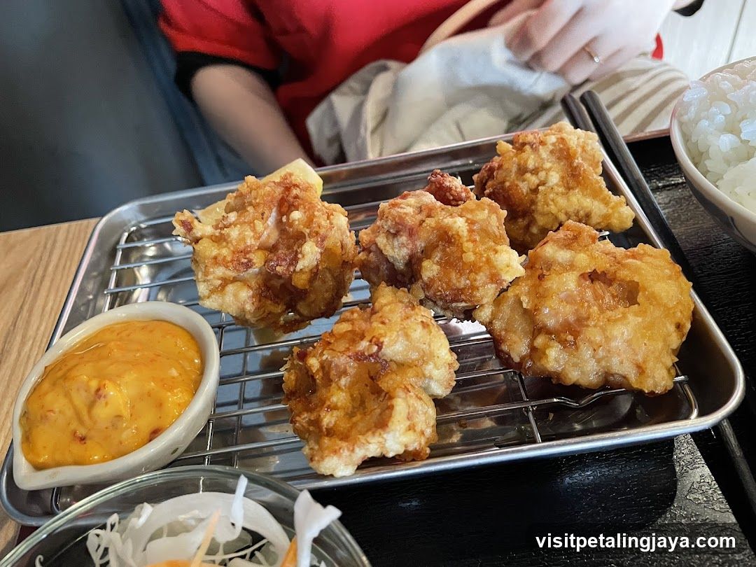 Fried Chicken with Sauce