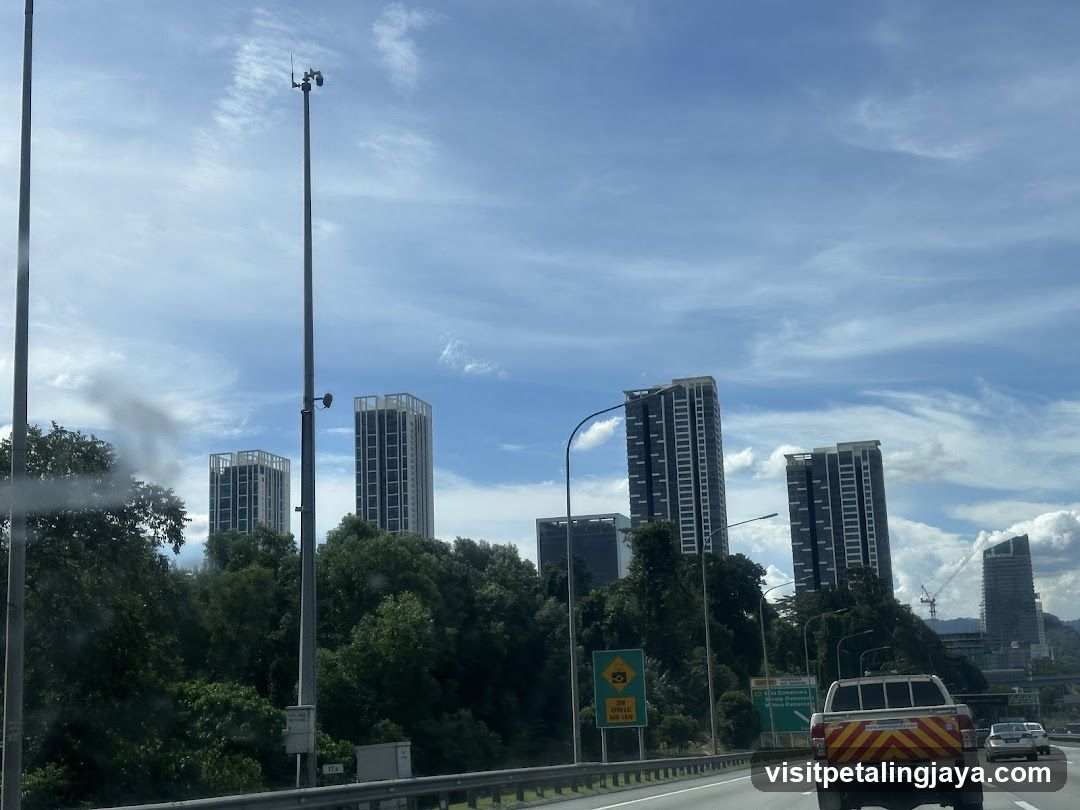 Tropicana Gardens - Block (C)yperus Residence