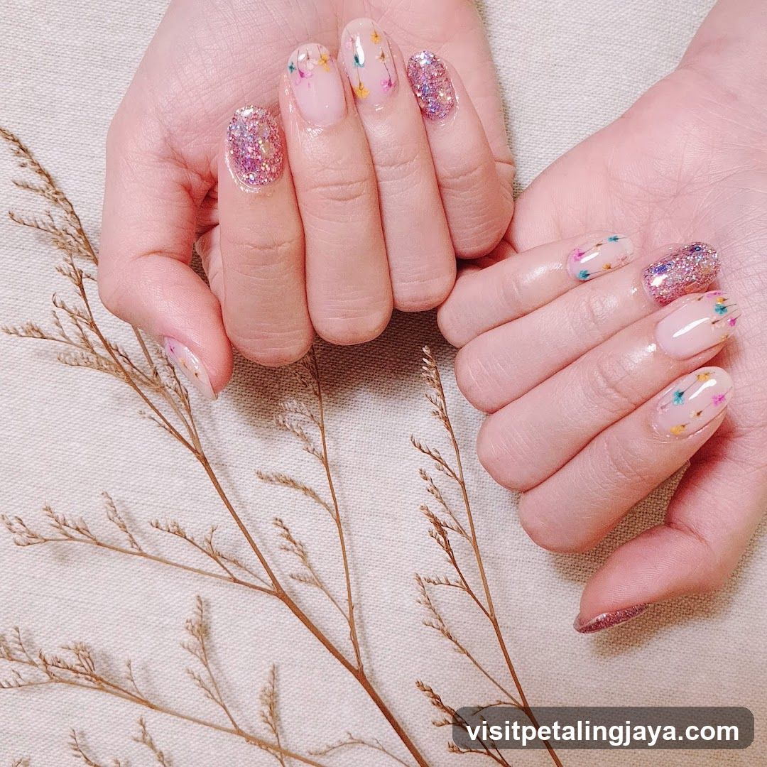 Floral Nail Art
