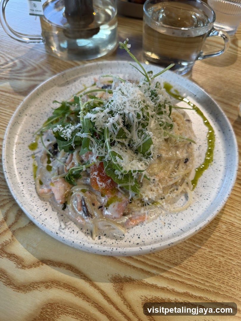Pasta Dish with Arugula and Cheese