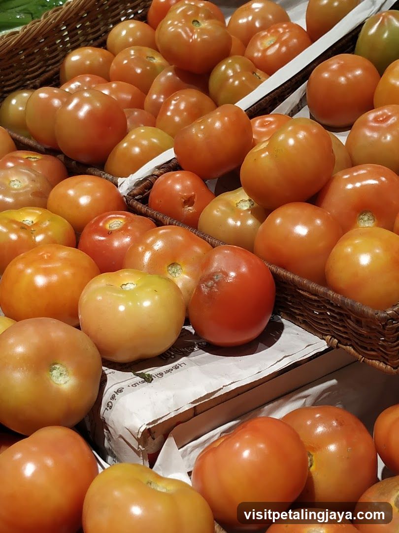 Fresh Tomatoes Display