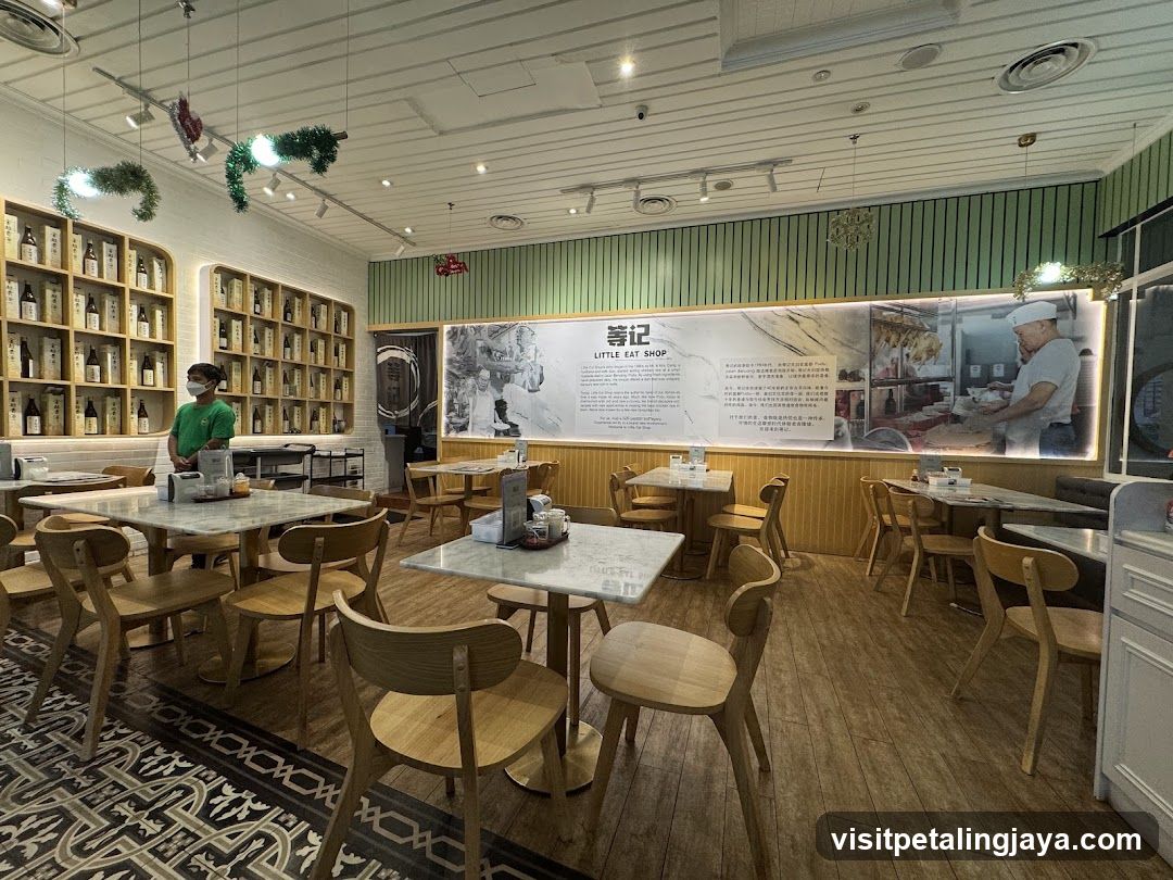 Little Eat Shop Interior