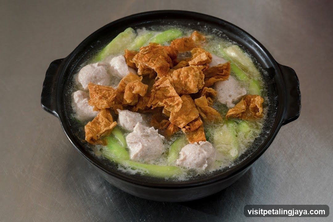Soup with Meatballs and Tofu Skin