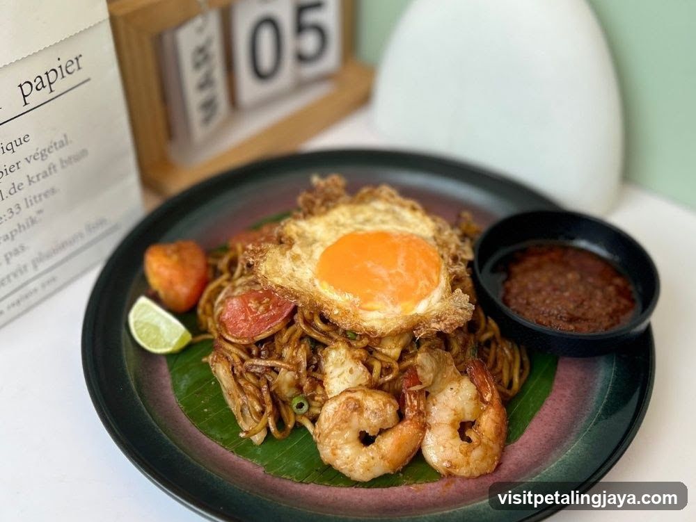 Noodles with Fried Egg and Shrimp