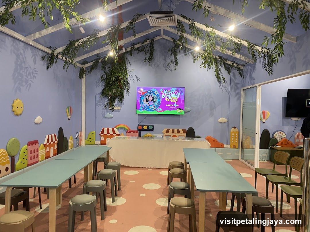 Birthday Party Room Interior