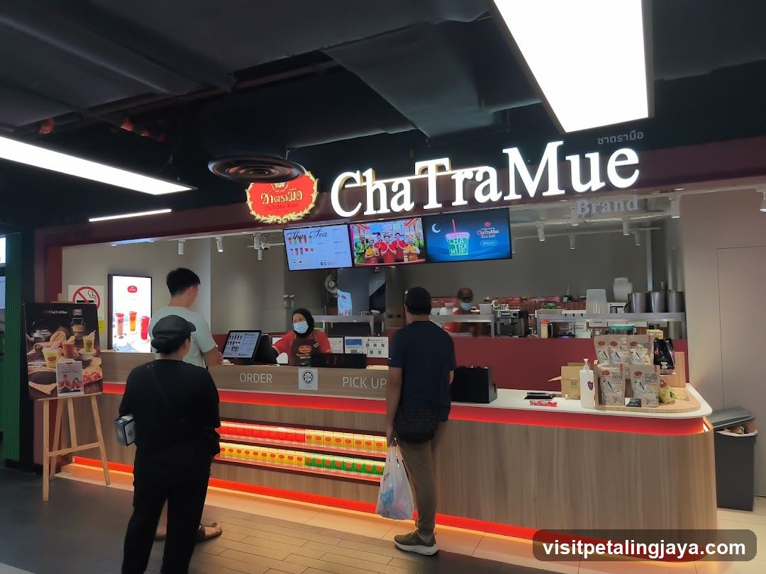 ChaTraMue Counter Interior