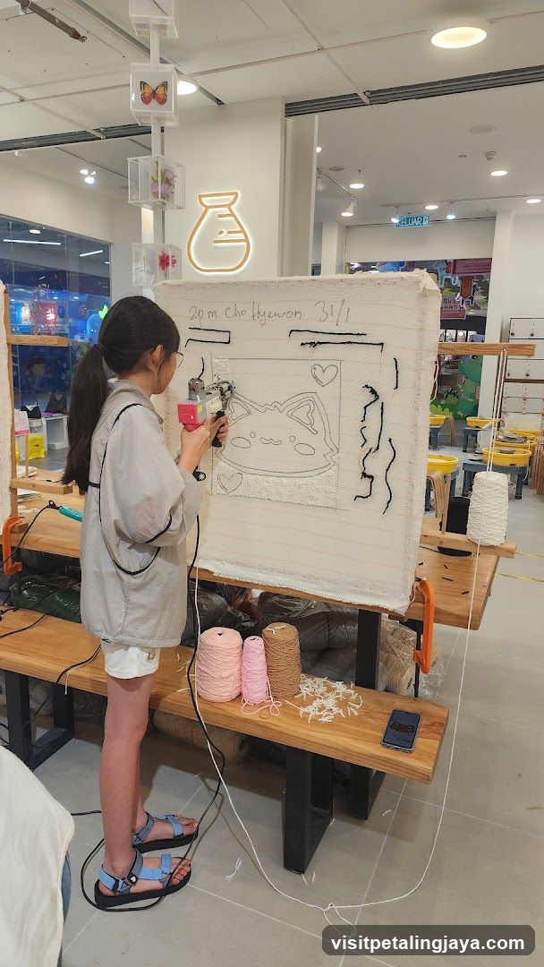 Yarn Painting Workshop